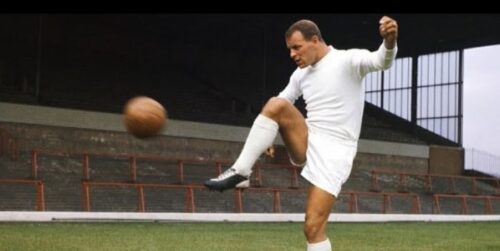 Tuổi thơ và bước đầu sự nghiệp của cầu thủ huyền thoại John Charles. Nguồn Sextop1
